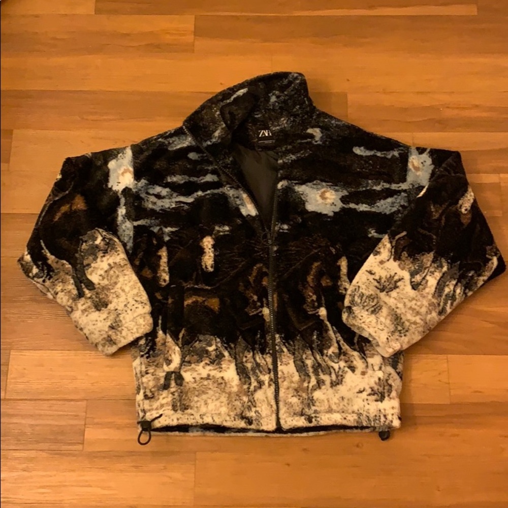 Zara Men’s Winter Jacket With Horse Designs.